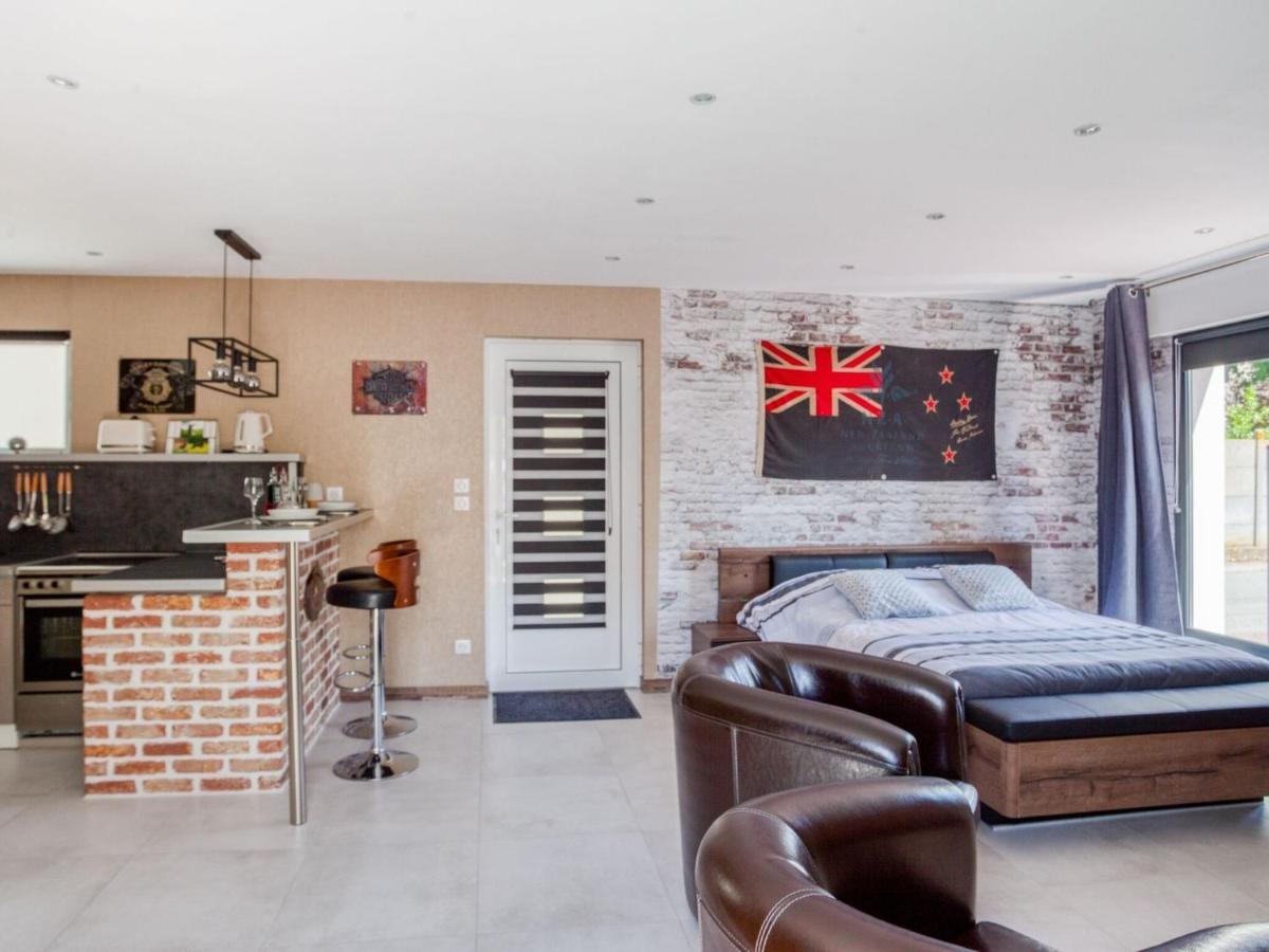 Cosy Apartment In Eperlecques With Fireplace Номер фото